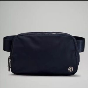 ⚫️ SOLD ⚫️ Lululemon Everywhere Belt Bag